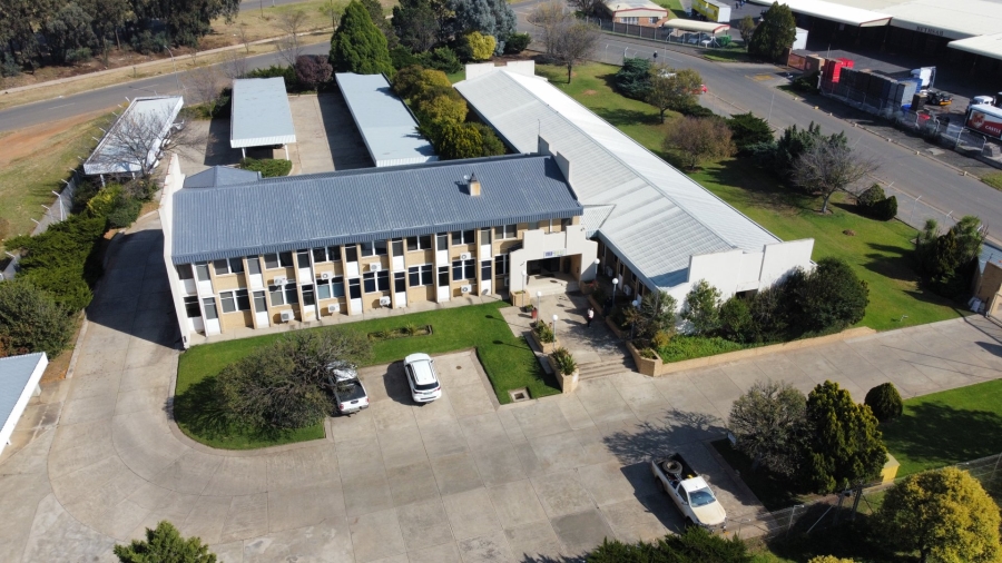 To Let commercial Property for Rent in Groenvoerlande Free State